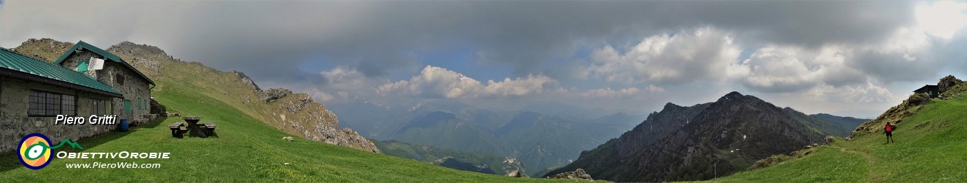 75 Finalmente sole alla Baita Venturosa (del Giacom) - 1834 m.jpg